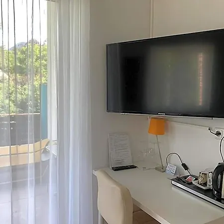 Boutique Oase, Mit Oder Ohne Fruehstueck Buchbar, Parkplatz Kostenlos 3* Бад-Ишль