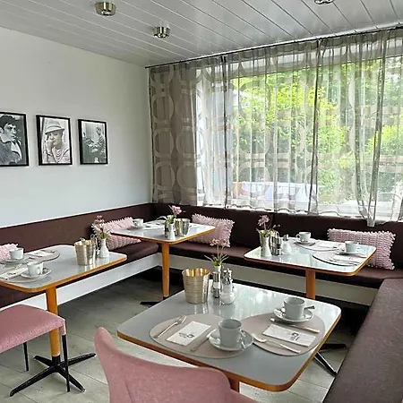 Ξενοδοχείο Boutique Oase, Mit Oder Ohne Fruehstueck Buchbar, Parkplatz Kostenlos 3*